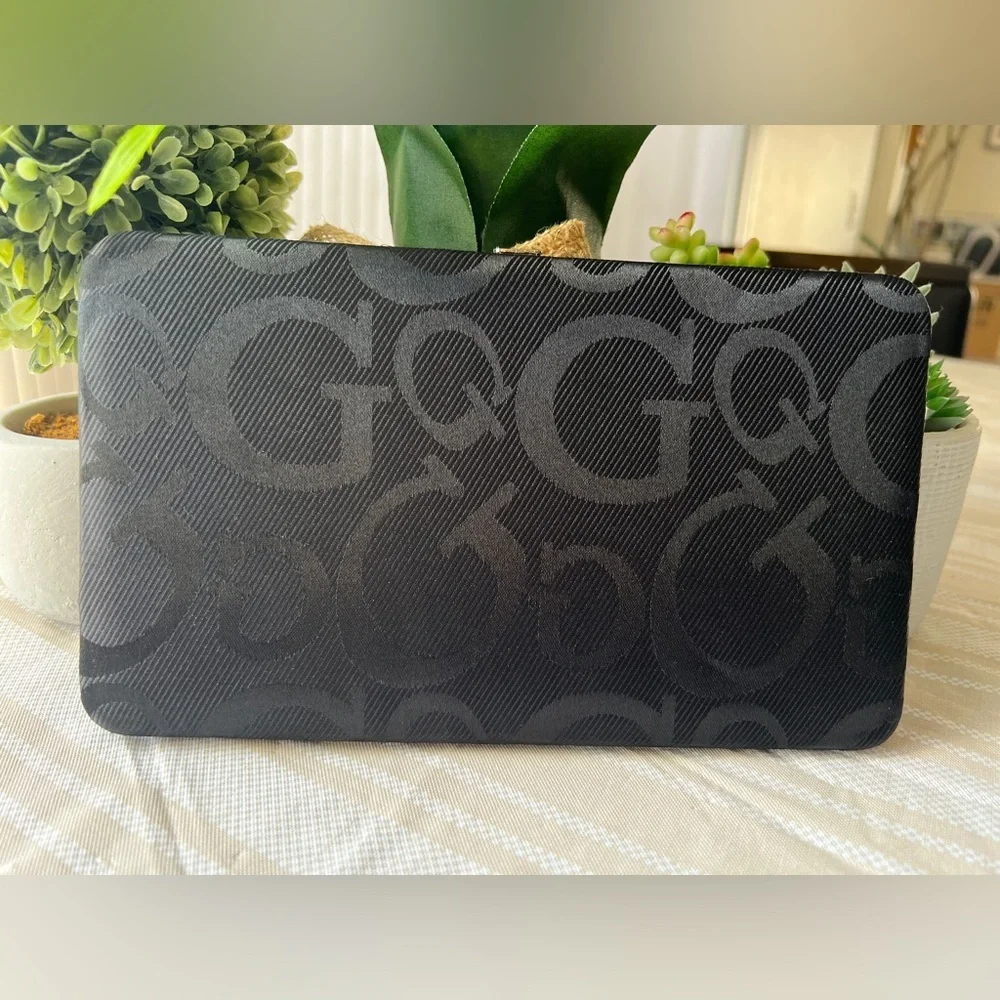 Black “G” Wallet/Clutch